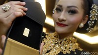 Seri emas motif batik ini semakin meningkatkan nilai tambah produk emas batangan Antam.