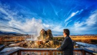 Untuk masuk ke sini traveler mesti mendaptkan izin karena geyser ini berada di kawasan properti pribadi. Jika tidak mendapatkan izin, traveler hanya bisa melihat geyser ini dari kejauhan. (siliphanov/Instagram)