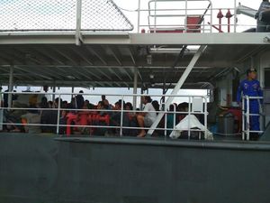 Kapal Angkut TKI Kehabisan BBM, Terombang-ambing di Selat Singapura