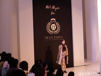 Sentuhan Kekinian Mel Ahyar di Koleksi Batik Warisan Iwan Tirta