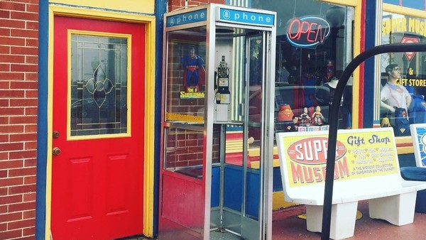 Foto: Nah pecinta Superman wajib mampir kemari, Super Museum & Gift Store (louisbell67/Instagram)