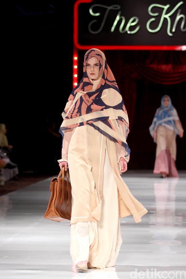 Fashion show koleksi terbaru busana muslim SI.Se.Sa yang bertema The Khadeeja di Fairmont Hotel, Jakarta, Rabu [18/4/2018]. Foto: Mohammad Abduh/Wolipop