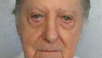 Napi Tertua Dalam Sejarah AS Disuntik Mati di Alabama. Otoritas Alabama di Amerika Serikat (AS) menyuntik mati seorang narapidana kasus pengeboman berantai tahun 1989 lalu. Narapidana berusia 83 tahun ini menjadi narapidana tertua yang disuntik mati dalam sejarah modern AS.Foto: Alabama Department of Corrections/Handout via REUTERS Napi Tertua Dalam Sejarah AS Disuntik Mati di Alabama. Otoritas Alabama di Amerika Serikat (AS) menyuntik mati seorang narapidana kasus pengeboman berantai tahun 1989 lalu. Narapidana berusia 83 tahun ini menjadi narapidana tertua yang disuntik mati dalam sejarah modern AS.Foto: Alabama Department of Corrections/Handout via REUTERS