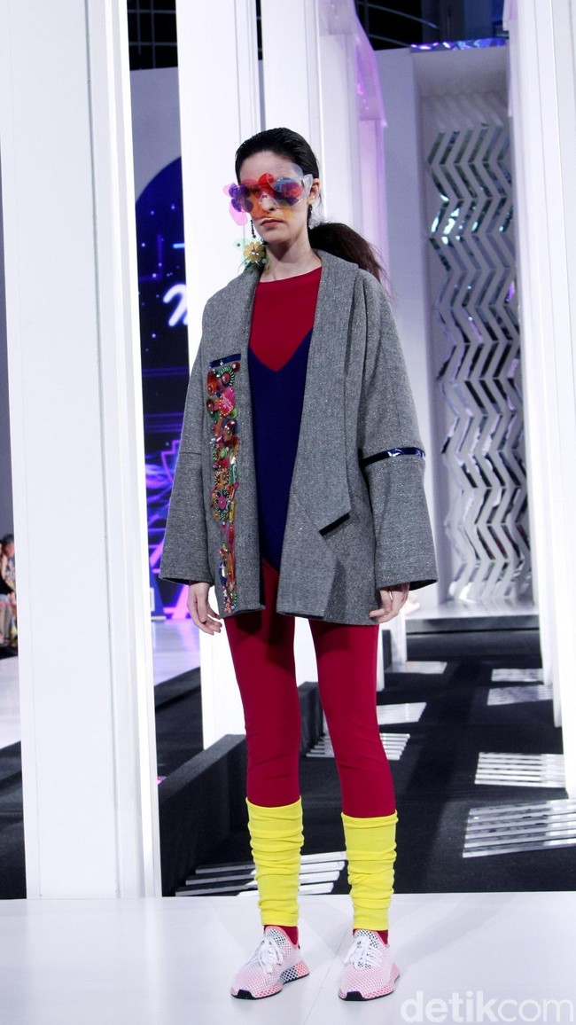Desainer Mel Ahyar menghadirkan koleksi busananya dengan mengangkat tema Vignette di Fashion Nation 2018, Senayan City, Jakarta, Rabu [11/4/2018]. [Foto: Mohammad Abduh/Wolipop]