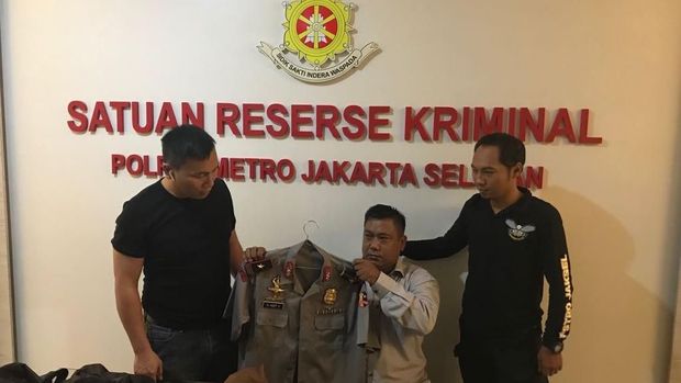 Polisi gadungan berpangkat Brigjen meminta penyidik untuk menangguhkan penahanan tersangka penipuan