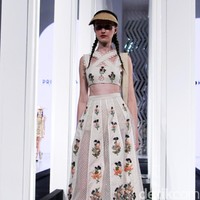 Fashion show koleksi terbaru dari Priyo Oktaviano yang bertemakan La Riviera di Fashion Nation 2018, Senayan City, Jakarta. Foto: Mohammad Abduh/Wolipop