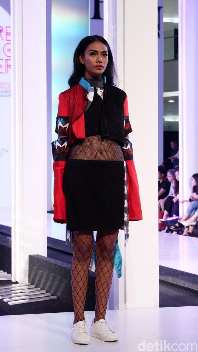 Fashion show koleksi busana ESMOD Jakarta yang terinspirasi karakter Marvel di Fashion Nation 2018, Senayan City, Jakarta, Selasa [17/4/2018]. [Foto: Mohammad Abduh/Wolipop]