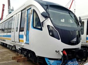 Kereta LRT Palembang Siap Diuji Coba di Lintasan