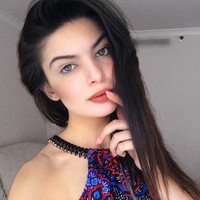 Ia juga suka berenang, dan mengerti bahasa isyarat. Foto: Instagram @_missaltman__