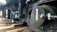 Untuk uji coba jalur LRT secara keseluruhan, diperkirakan dimulai pada akhir Mei mendatang.