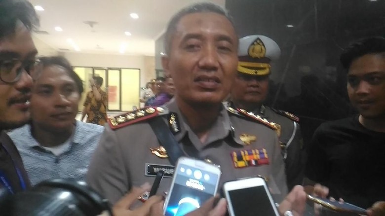 Ini Imbauan Polisi ke Emak-emak yang Suka Terobos Lampu Merah Ini Imbauan Polisi ke Emak-emak yang Suka Terobos Lampu Merah