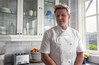 Waduh! 2 Orang Luka Bakar Karena Minuman Berapi di Restoran Gordon Ramsay 