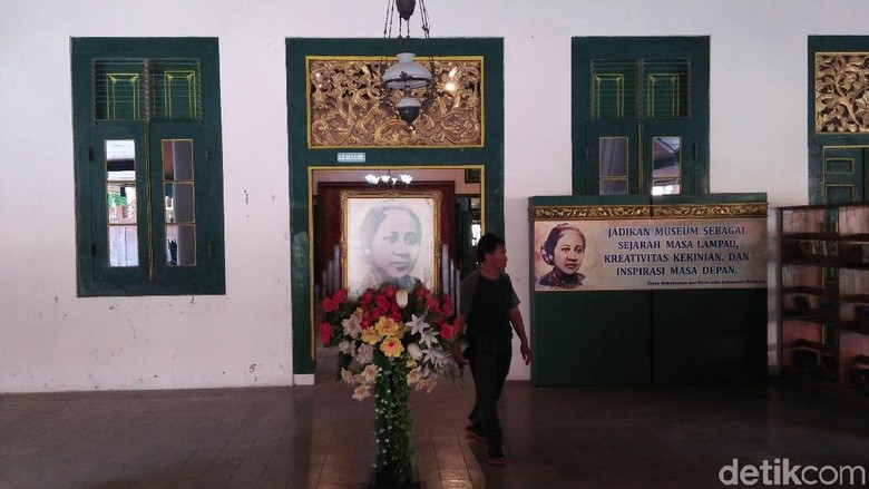 Menyambangi Rumah Perjuangan RA Kartini di Rembang Menyambangi Rumah Perjuangan RA Kartini di Rembang