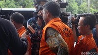 Setelahnya, mereka kembali ke KPK untuk melanjutkan pemeriksaan.