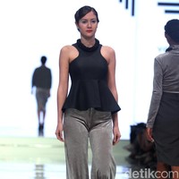 Fashion show Yosafat Dwi Kurniawan yang bertemakan Literalist diJakarta Fashion & Food Festival 2018, Kelapa Gading, Jakarta, Kamis [19/4/2018]. [Foto: Mohammad Abduh/Wolipop]