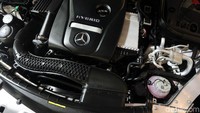 Mercedes-Benz juga menyiapkan dua unit E 350 e yang dapat diuji coba oleh para calon pelanggan dalam sebuah jalur khusus.