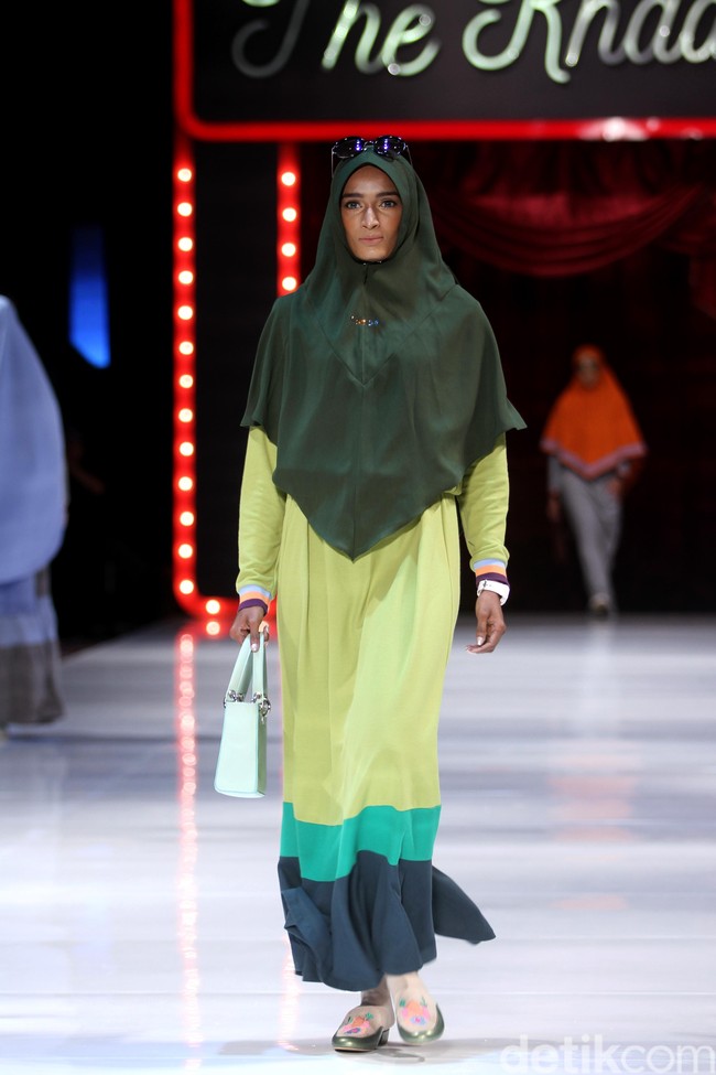 Fashion show koleksi terbaru busana muslim SI.Se.Sa yang bertema The Khadeeja di Fairmont Hotel, Jakarta, Rabu [18/4/2018]. Foto: Mohammad Abduh/Wolipop