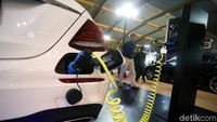 Teknologi elektronik daya terbaru memungkinkan adanya peningkatan lebih lanjut dalam output dan torsi motor elektrik hingga 65 kW (88 hp) dan 440 Nm, Mercedes-Benz E 350 e sendiri sudah memiliki output sistem sebesar 210 kW (286 hp) dan torsi sebesar 550 Nm.