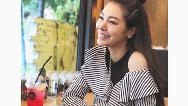 Dekat dengan Ivan Gunawan, Si Cantik Faye Malisorn Ternyata Pecinta Durian
