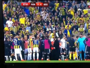 Video Kericuhan Laga Fenerbahce vs Besiktas