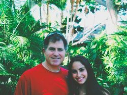 Ayahnya Berduit Triliunan, Begini Tingkah Anak Gadisnya