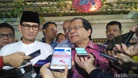 Ternyata, pertemuan ini juga membahas soal Pilpres 2019. Rizal Ramli mendeklarasikan capres dan berbicara dengan kami, dengan saya sebagai tim sukses dari Gerindra
