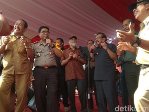 Saat Pakde Karwo, Kapolda Jatim dan Pangdam Dangdutan