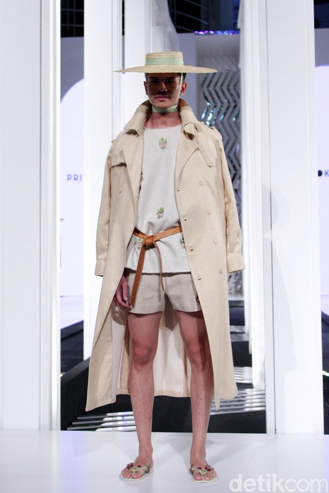 Fashion show koleksi terbaru dari Priyo Oktaviano yang bertemakan La Riviera di Fashion Nation 2018, Senayan City, Jakarta. Foto: Mohammad Abduh/Wolipop