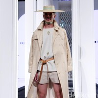 Fashion show koleksi terbaru dari Priyo Oktaviano yang bertemakan La Riviera di Fashion Nation 2018, Senayan City, Jakarta. Foto: Mohammad Abduh/Wolipop