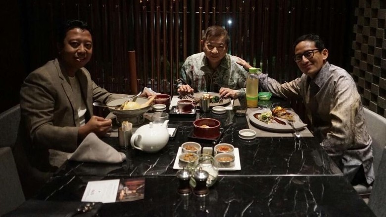 Sandiaga Klarifikasi Isu Tawarkan Prabowo Jadi Cawapres Jokowi Sandiaga Klarifikasi Isu Tawarkan Prabowo Jadi Cawapres Jokowi