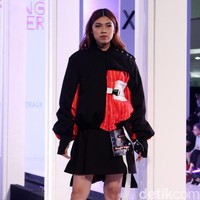 Fashion show koleksi busana ESMOD Jakarta yang terinspirasi karakter Marvel di Fashion Nation 2018, Senayan City, Jakarta, Selasa [17/4/2018]. [Foto: Mohammad Abduh/Wolipop]