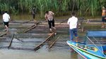 Foto: Penemuan Ribuan Kayu Illegal Logging di Sungai Musi