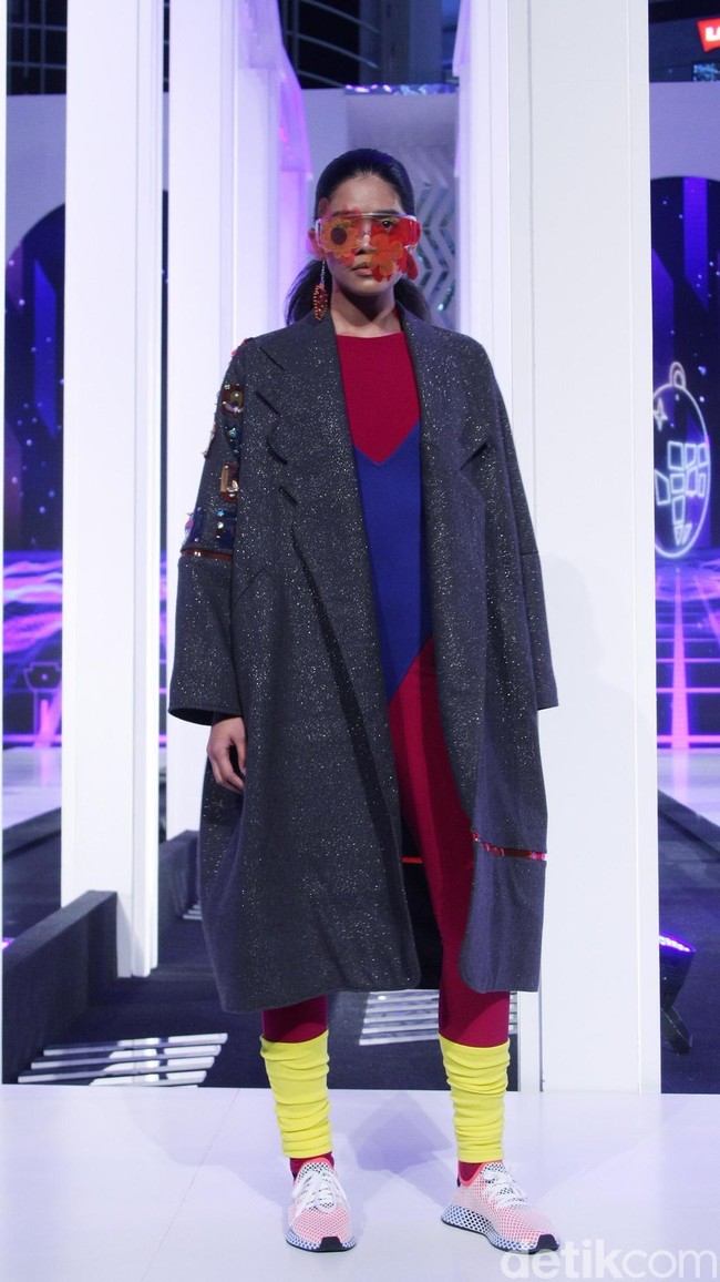 Desainer Mel Ahyar menghadirkan koleksi busananya dengan mengangkat tema Vignette di Fashion Nation 2018, Senayan City, Jakarta, Rabu [11/4/2018]. [Foto: Mohammad Abduh/Wolipop]
