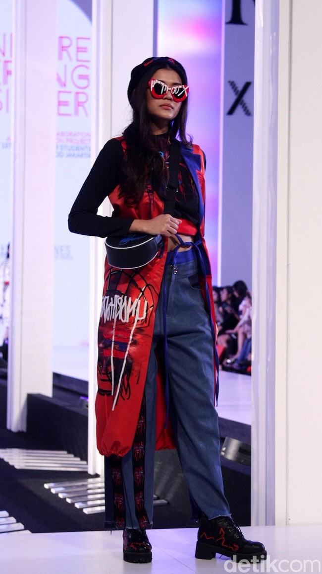 Fashion show koleksi busana ESMOD Jakarta yang terinspirasi karakter Marvel di Fashion Nation 2018, Senayan City, Jakarta, Selasa [17/4/2018]. [Foto: Mohammad Abduh/Wolipop]