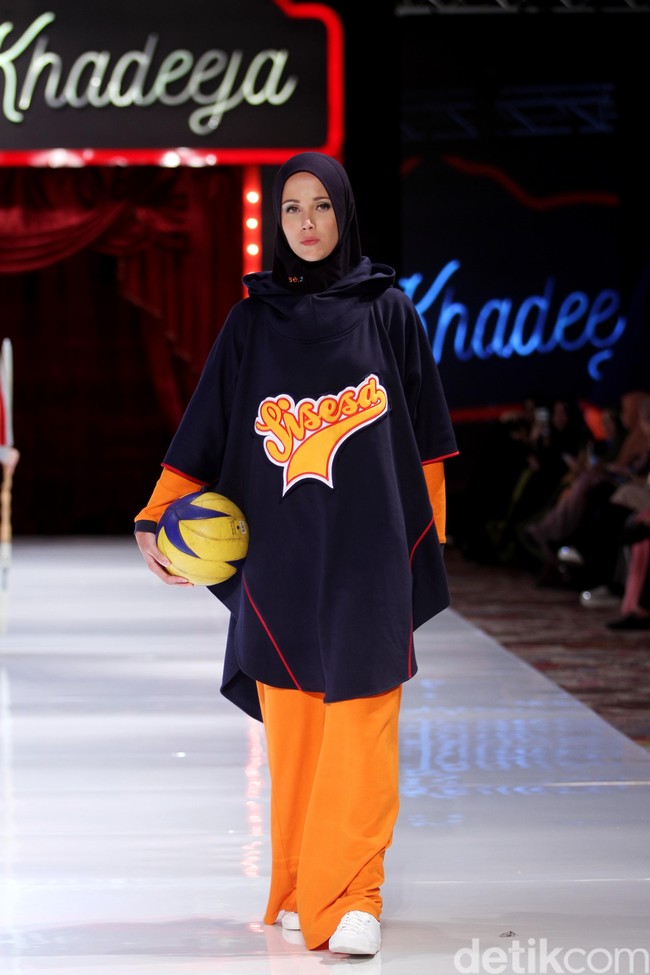 Fashion show koleksi terbaru busana muslim SI.Se.Sa yang bertema The Khadeeja di Fairmont Hotel, Jakarta, Rabu [18/4/2018]. Foto: Mohammad Abduh/Wolipop