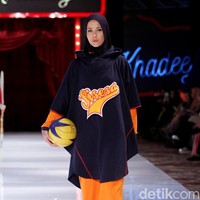 Fashion show koleksi terbaru busana muslim SI.Se.Sa yang bertema The Khadeeja di Fairmont Hotel, Jakarta, Rabu [18/4/2018]. Foto: Mohammad Abduh/Wolipop