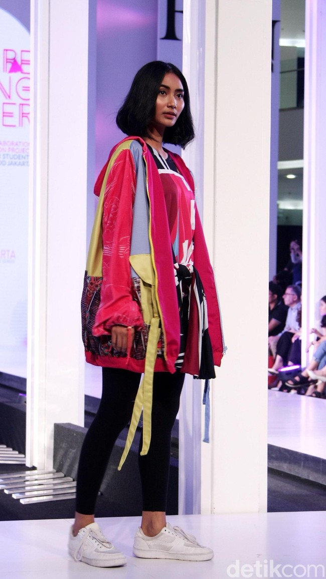 Fashion show koleksi busana ESMOD Jakarta yang terinspirasi karakter Marvel di Fashion Nation 2018, Senayan City, Jakarta, Selasa [17/4/2018]. [Foto: Mohammad Abduh/Wolipop]