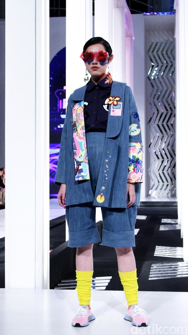 Desainer Mel Ahyar menghadirkan koleksi busananya dengan mengangkat tema Vignette di Fashion Nation 2018, Senayan City, Jakarta, Rabu [11/4/2018]. [Foto: Mohammad Abduh/Wolipop]