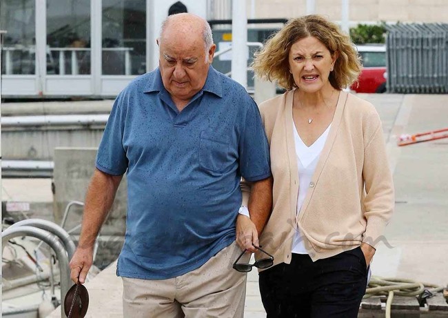 Anda yang suka belanja busana pasti sering mampir ke salah satu toko miliki wanita ini. Ia adalah istri dari Amancio Ortega, pemilik perusahaan fashion yang membawahi Zara, Massimo Dutti, Pull & Bear, Stradivarius, hingga Bershka. Menikah pada 2001, sebelumnya Flora Perez Marccote adalah sekretaris Amancio. Foto: Istimewa