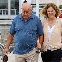 Anda yang suka belanja busana pasti sering mampir ke salah satu toko miliki wanita ini. Ia adalah istri dari Amancio Ortega, pemilik perusahaan fashion yang membawahi Zara, Massimo Dutti, Pull & Bear, Stradivarius, hingga Bershka. Menikah pada 2001, sebelumnya Flora Perez Marccote adalah sekretaris Amancio. Foto: Istimewa