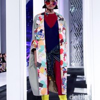 Desainer Mel Ahyar menghadirkan koleksi busananya dengan mengangkat tema Vignette di Fashion Nation 2018, Senayan City, Jakarta, Rabu [11/4/2018]. [Foto: Mohammad Abduh/Wolipop]