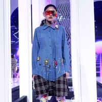 Desainer Mel Ahyar menghadirkan koleksi busananya dengan mengangkat tema Vignette di Fashion Nation 2018, Senayan City, Jakarta, Rabu [11/4/2018]. [Foto: Mohammad Abduh/Wolipop]