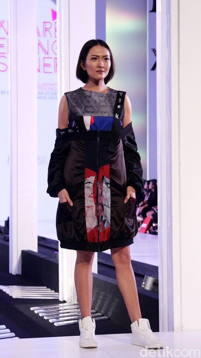 Fashion show koleksi busana ESMOD Jakarta yang terinspirasi karakter Marvel di Fashion Nation 2018, Senayan City, Jakarta, Selasa [17/4/2018]. [Foto: Mohammad Abduh/Wolipop]