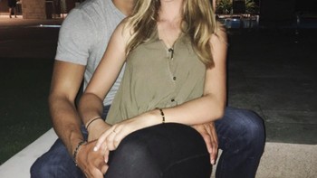 Seperti remaja lainnya, Eve sering memamerkan pose mesra bersama pacar di Instagram. Foto: instagram