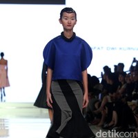 Fashion show Yosafat Dwi Kurniawan yang bertemakan Literalist diJakarta Fashion & Food Festival 2018, Kelapa Gading, Jakarta, Kamis [19/4/2018]. [Foto: Mohammad Abduh/Wolipop]