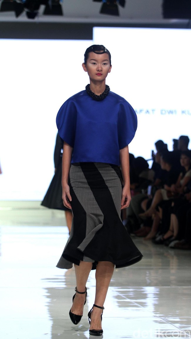 Fashion show Yosafat Dwi Kurniawan yang bertemakan Literalist diJakarta Fashion & Food Festival 2018, Kelapa Gading, Jakarta, Kamis [19/4/2018]. [Foto: Mohammad Abduh/Wolipop]