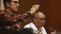Kasus ini berawal ketika terdapat alokasi anggaran untuk ruang terbuka hijau (RTH) pada PABD Perubahan (APBD-P) Kota Bandung tahun 2012 yang telah disahkan sebesar Rp 123,9 miliar. Anggaran tersebut untuk 6 RTH.bDua RTH di antaranya adalah RTH Mandalajati dengan anggaran Rp 33,455 miliar dan RTH Cibiru dengan anggaran Rp 80,7 miliar.