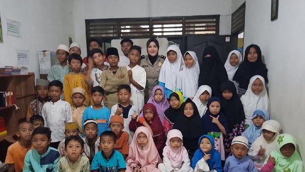 Bripda Diah, 'Kartini Masa Kini' Pengasuh Puluhan Anak Yatim