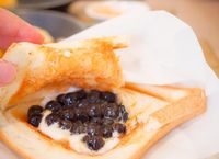 Yang Lagi Ngetren di Singapura, Roti Panggang Isi Boba!