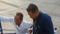 Cerita ditemukannya Gambhir membuat haru. Salah satu anggota keluarga menonton video viral tentang seorang pria yang menyanyi lagu Hindi sambil berjalan. Tak tangggung-tanggung, dia berjalan sejauh 3.300 kilometer ke Mumbai. 